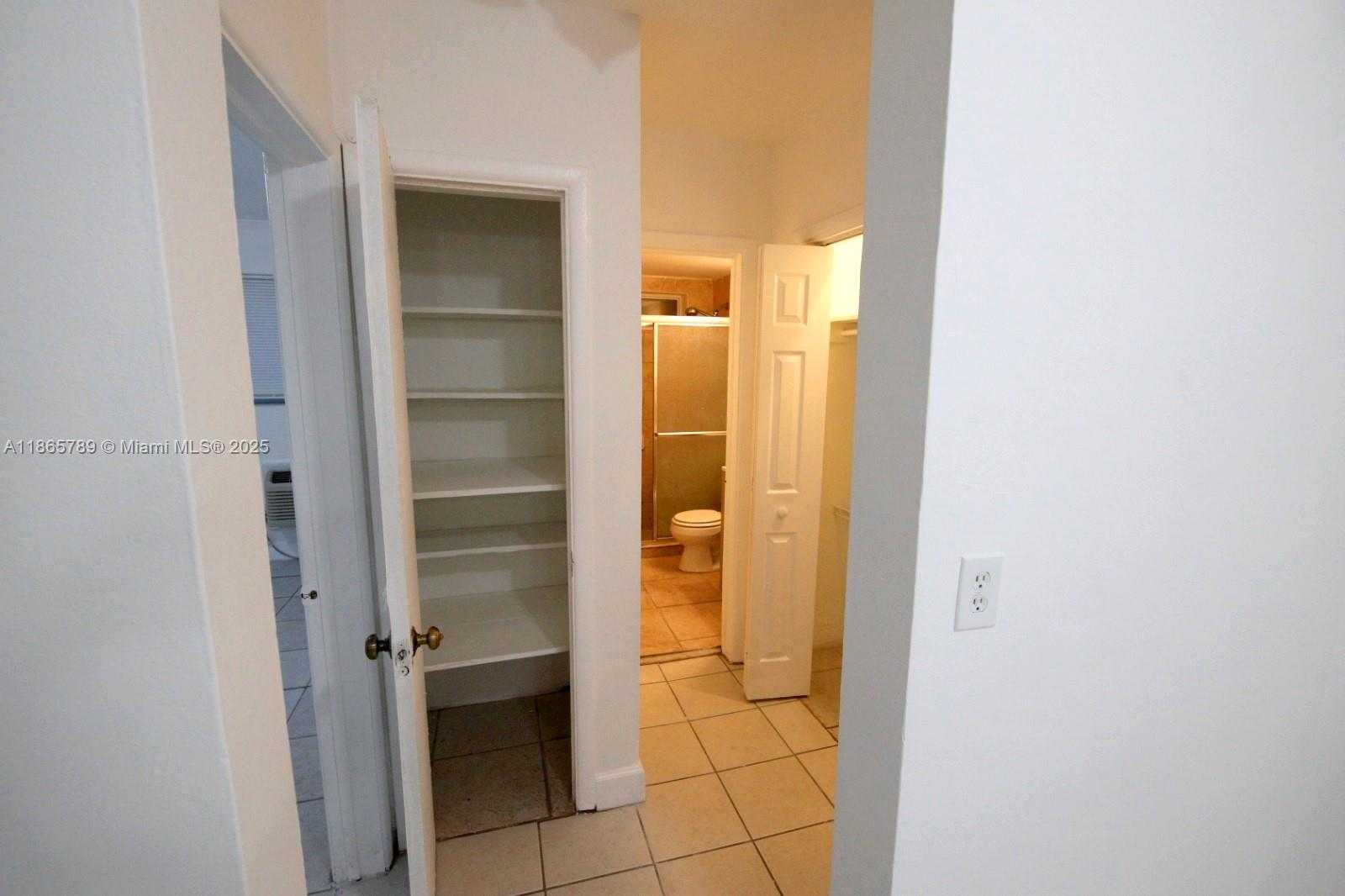 Small Image of 7315 BYRON AVE #9, Miami Beach Number 18