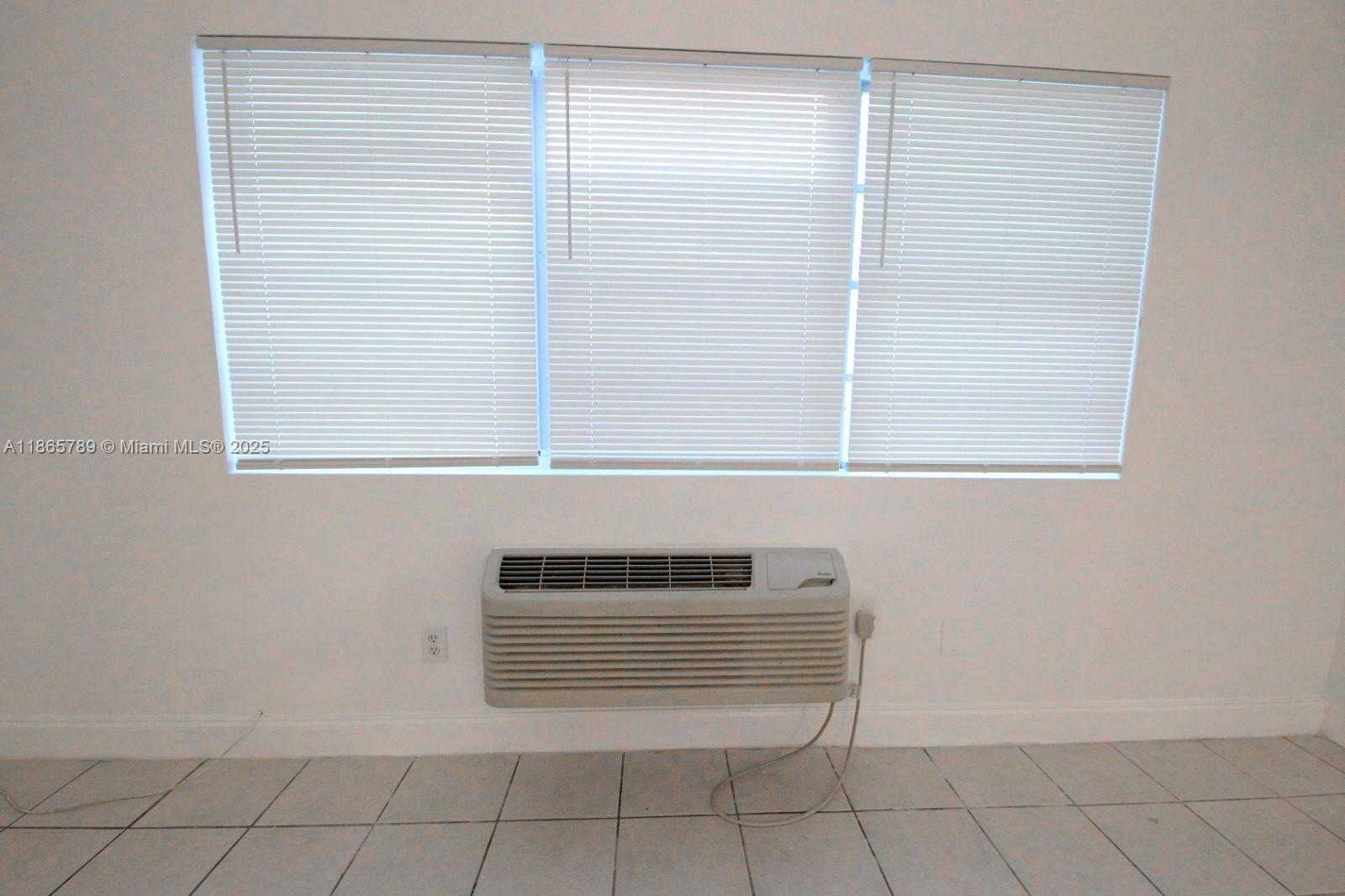 Small Image of 7315 BYRON AVE #9, Miami Beach Number 19