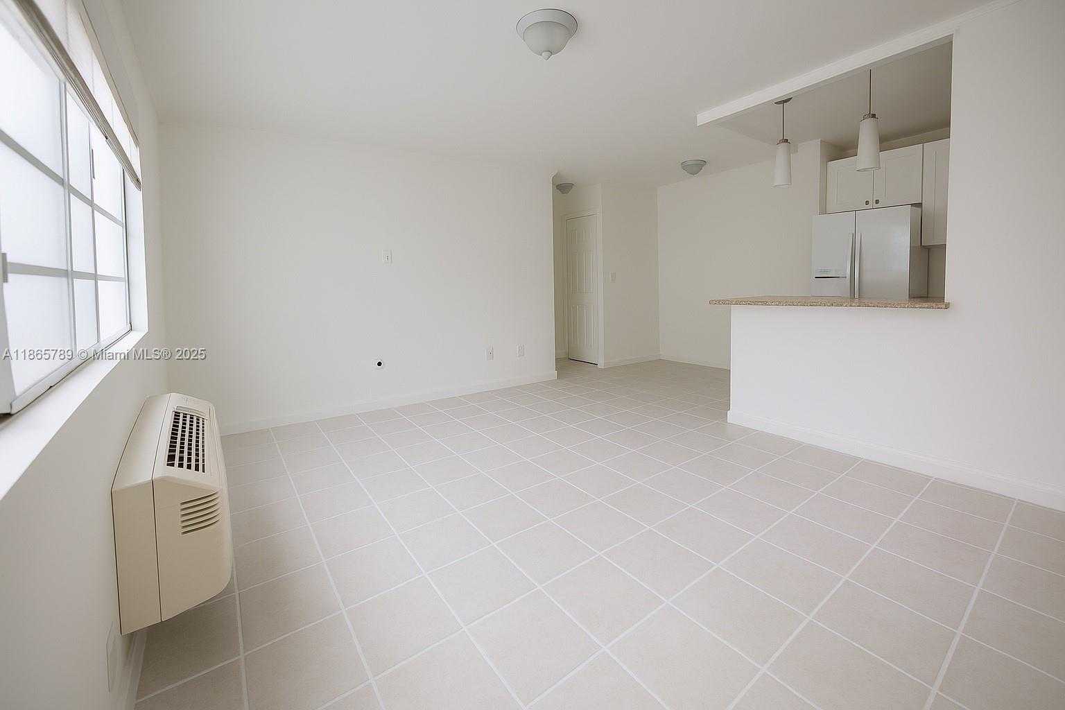 Small Image of 7315 BYRON AVE #9, Miami Beach Number 2