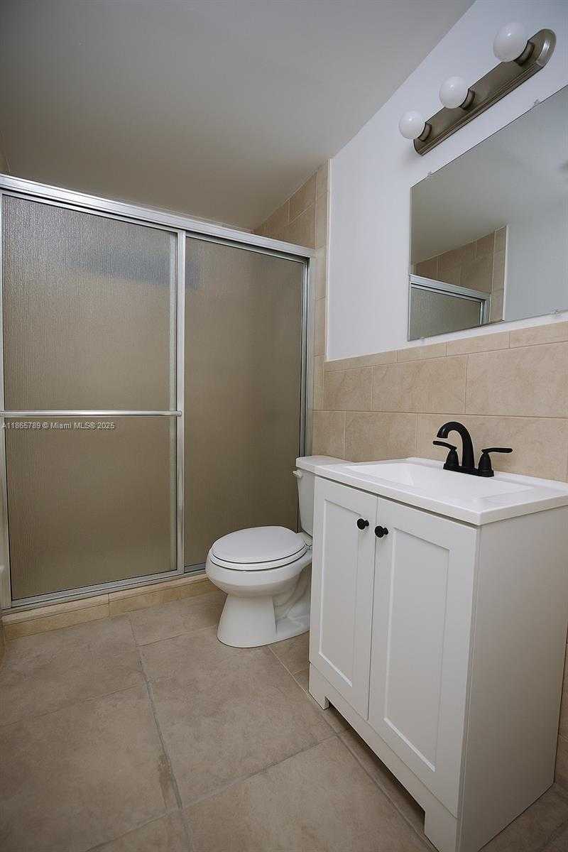 Small Image of 7315 BYRON AVE #9, Miami Beach Number 7
