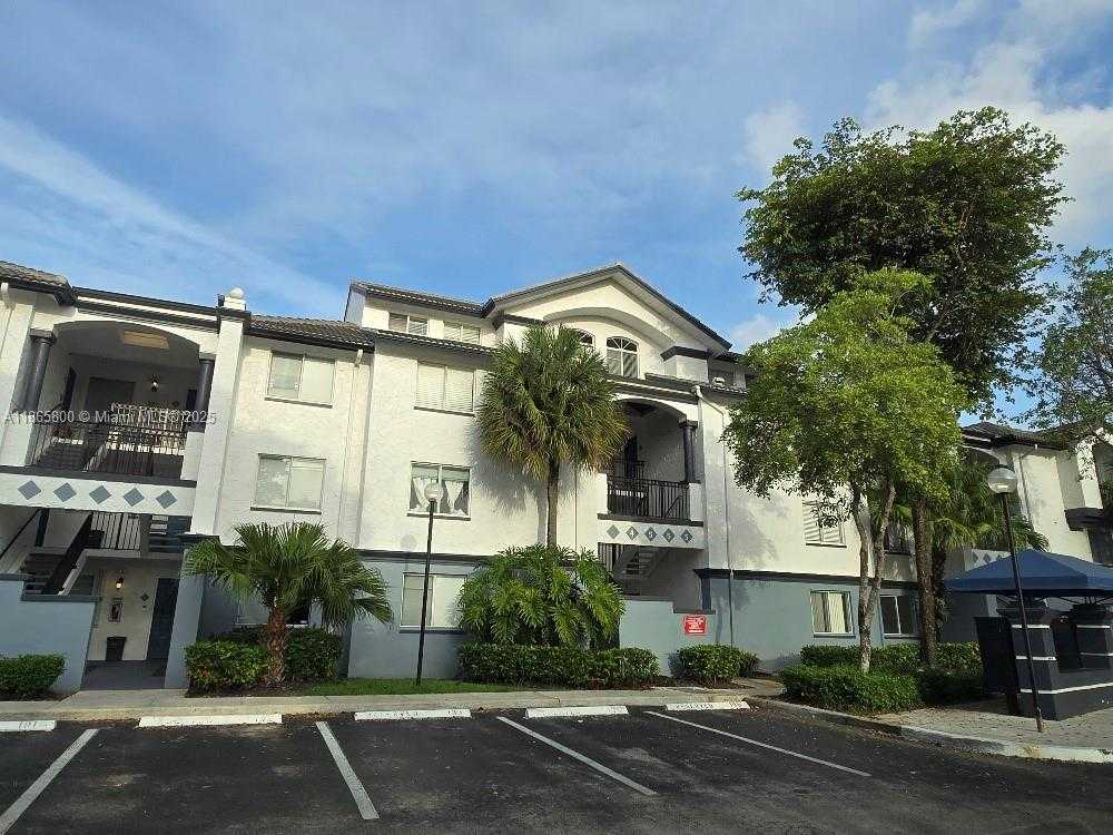 Small Image of 4555 NORTH WEST 99TH AVE #102, Doral Number 3