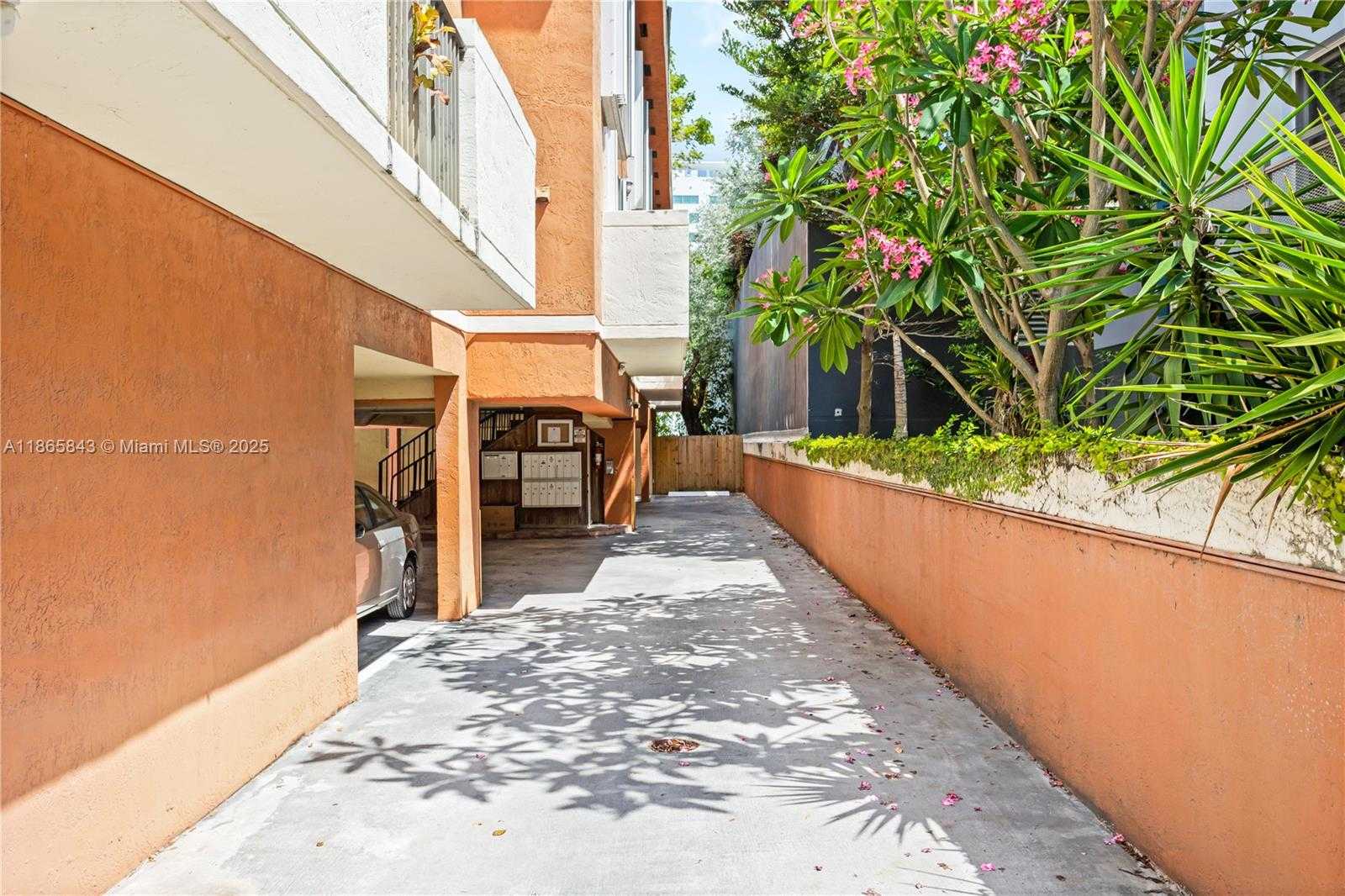 Small Image of 1611 SOUTH WEST 2ND CT #E113, Miami Number 17
