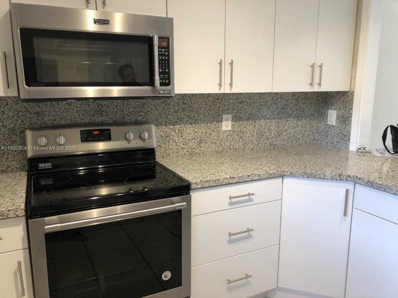 Small Image of 7740 CAMINO REAL #G-302, Miami Number 24