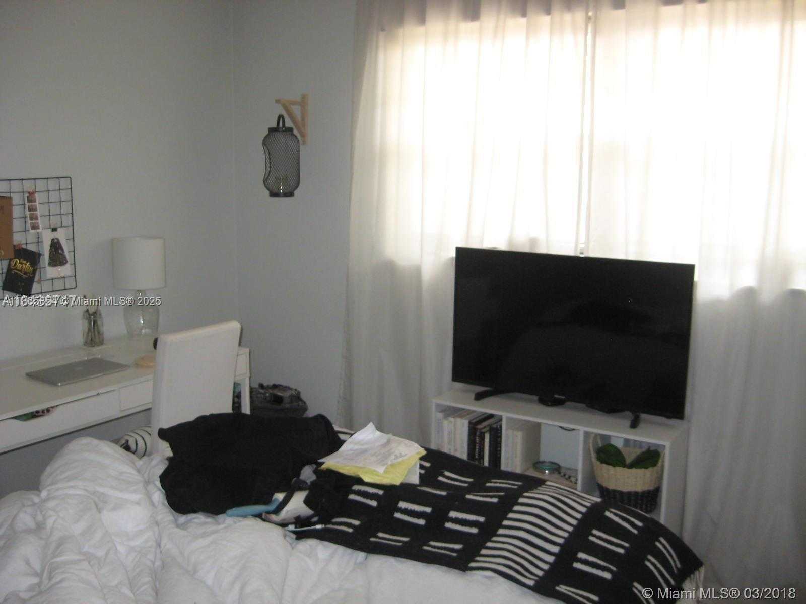 Small Image of 7740 CAMINO REAL #G-302, Miami Number 8