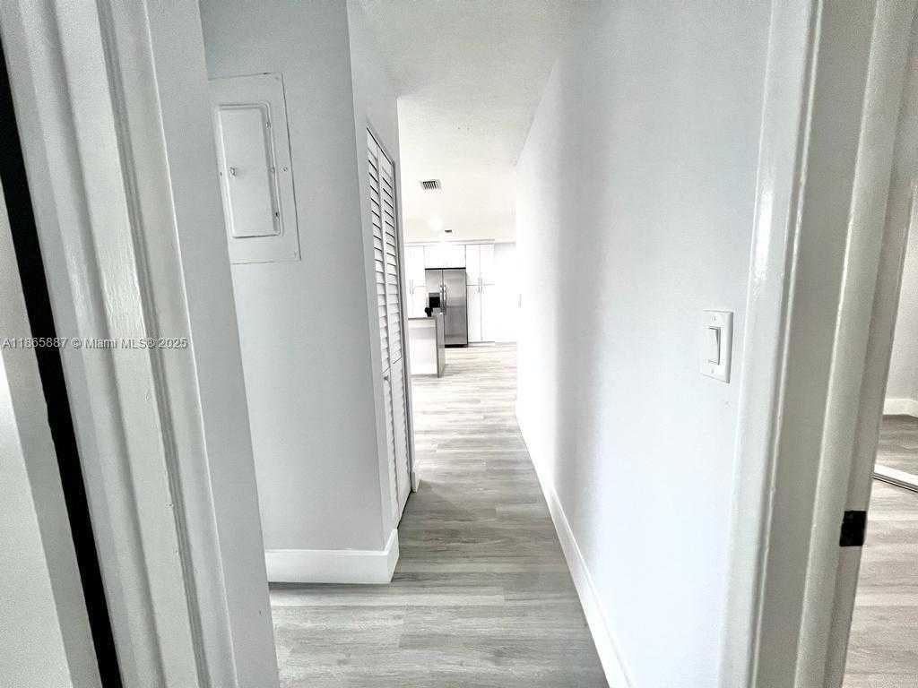 Small Image of 427 NORTH 24TH AVE #2B, Hollywood Number 14