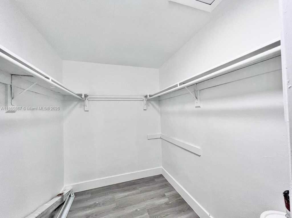 Small Image of 427 NORTH 24TH AVE #2B, Hollywood Number 15