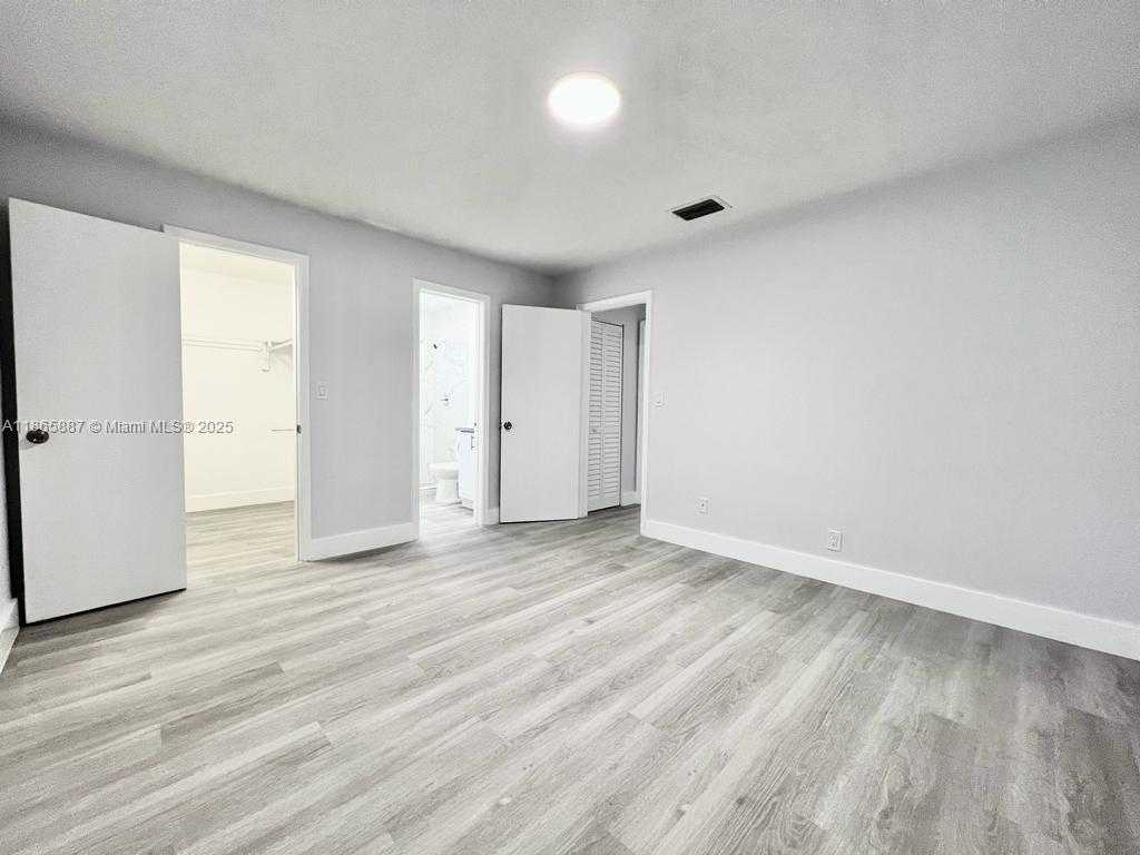 Small Image of 427 NORTH 24TH AVE #2B, Hollywood Number 16