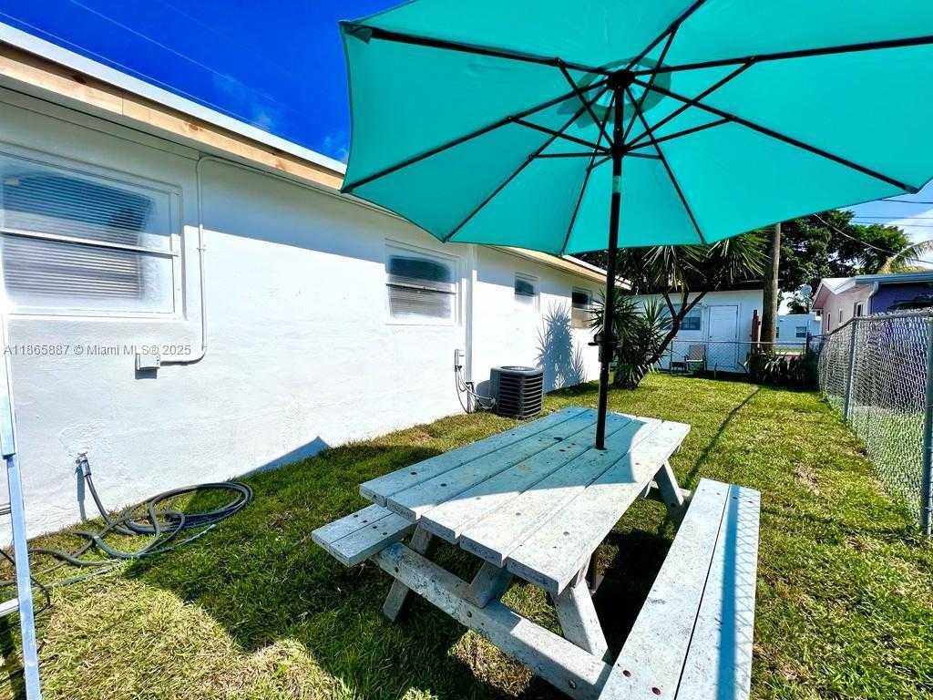 Small Image of 427 NORTH 24TH AVE #2B, Hollywood Number 5