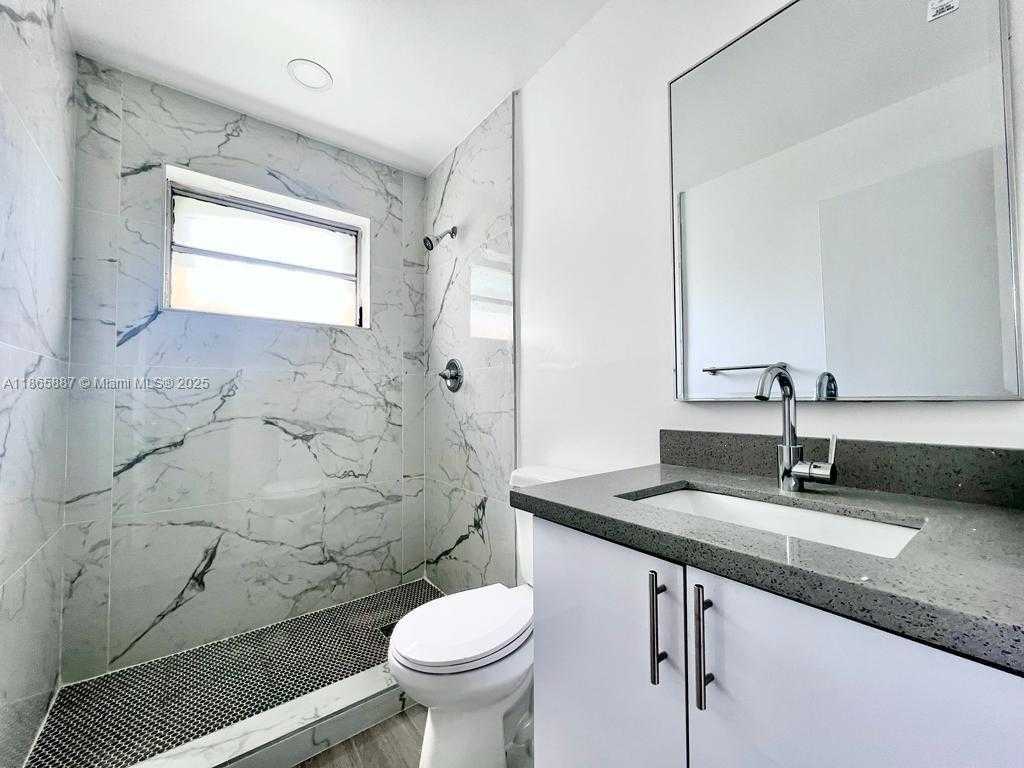 Small Image of 427 NORTH 24TH AVE #2B, Hollywood Number 6