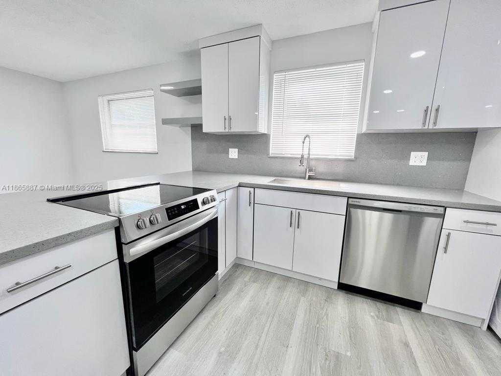Small Image of 427 NORTH 24TH AVE #2B, Hollywood Number 7
