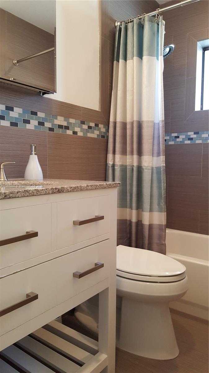 Small Image of 2349 SOUTH EAST 12TH ST, Pompano Beach Number 14