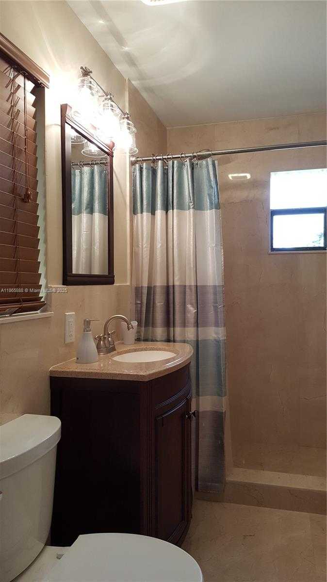 Small Image of 2349 SOUTH EAST 12TH ST, Pompano Beach Number 16