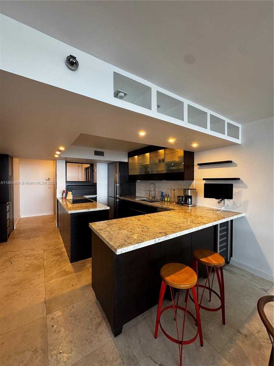 Small Image of 1632 SOUTH BAYSHORE CT #302, Miami Number 14