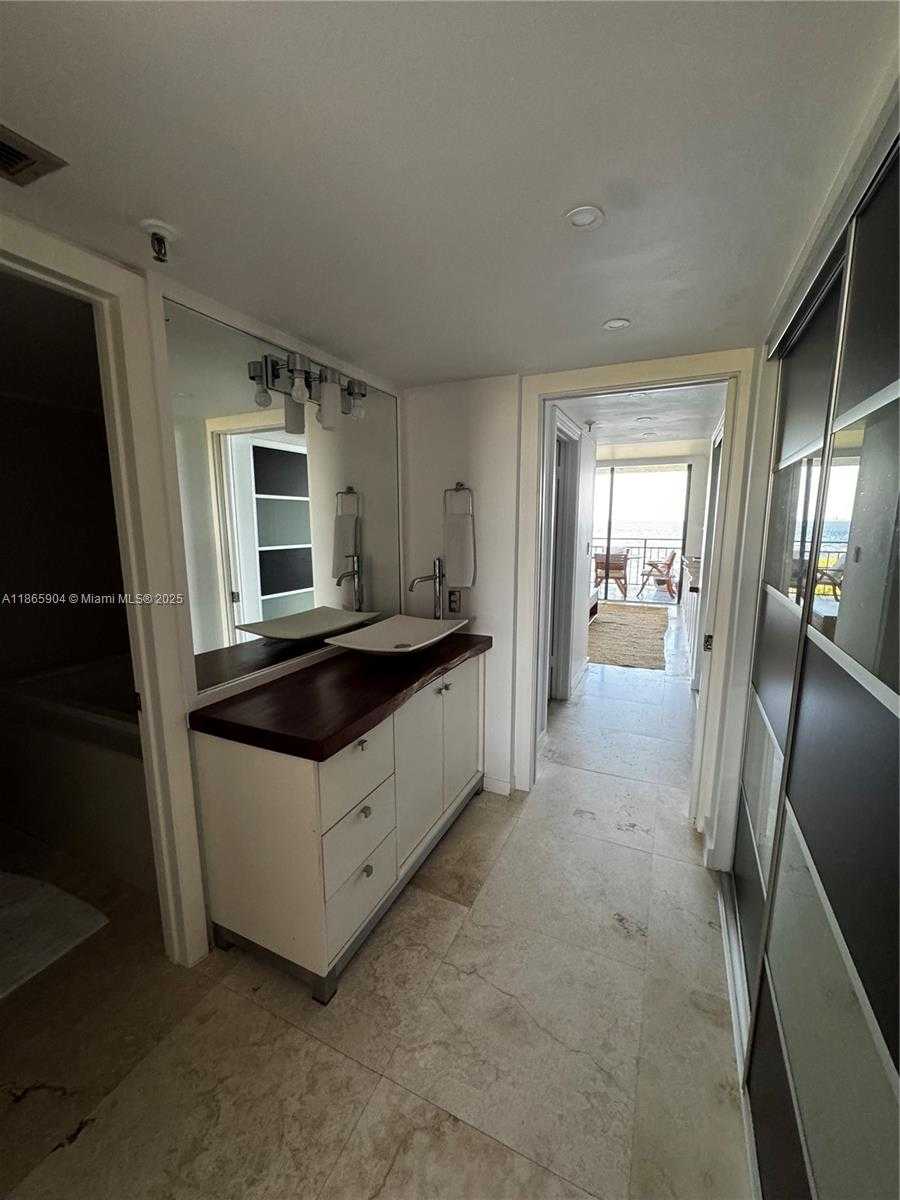 Small Image of 1632 SOUTH BAYSHORE CT #302, Miami Number 16