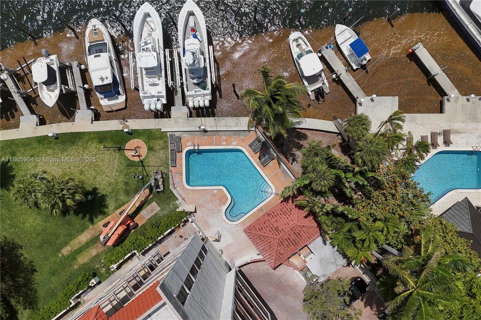Small Image of 1632 SOUTH BAYSHORE CT #302, Miami Number 2