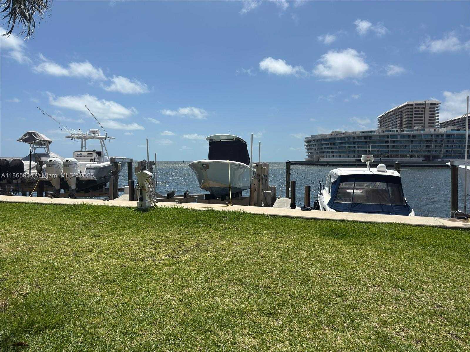 Small Image of 1632 SOUTH BAYSHORE CT #302, Miami Number 5