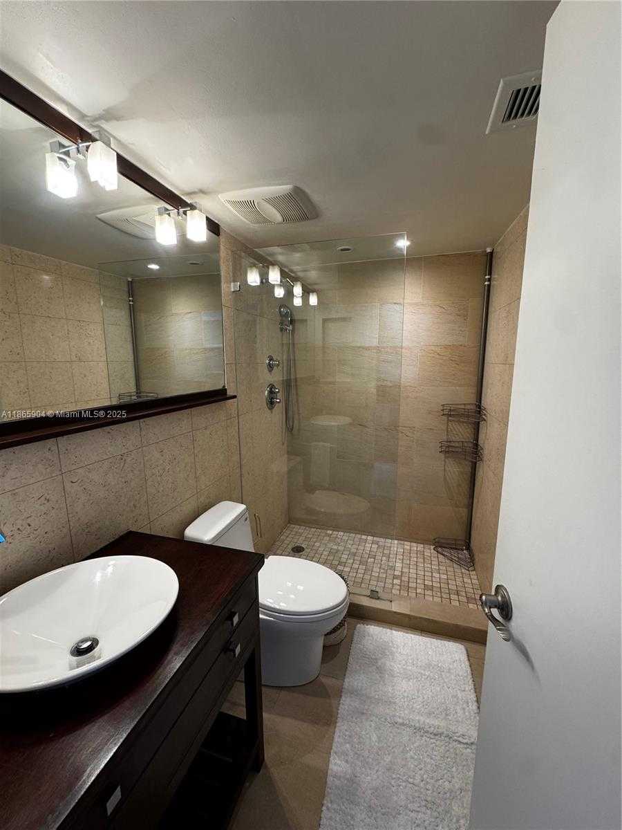 Small Image of 1632 SOUTH BAYSHORE CT #302, Miami Number 9