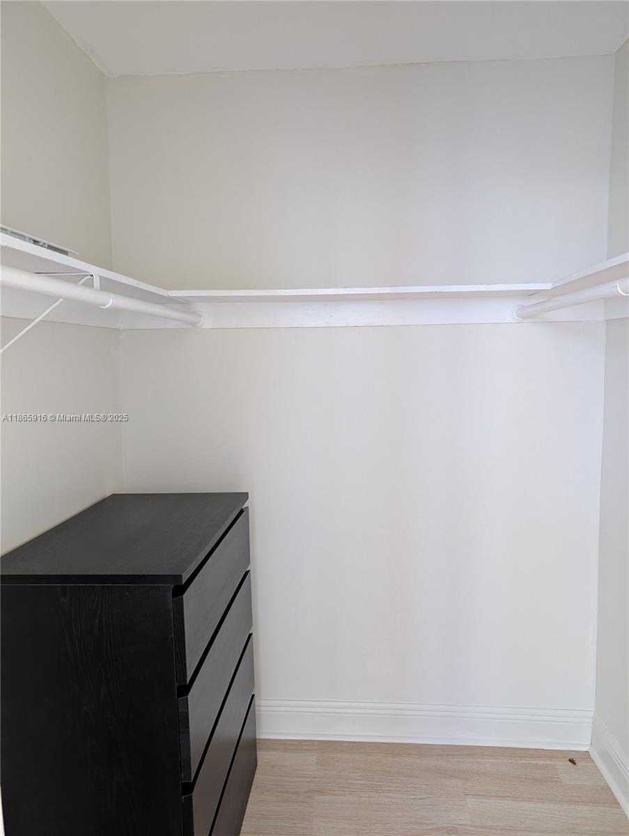 Small Image of 38 OVIEDO AVE #5, Coral Gables Number 10