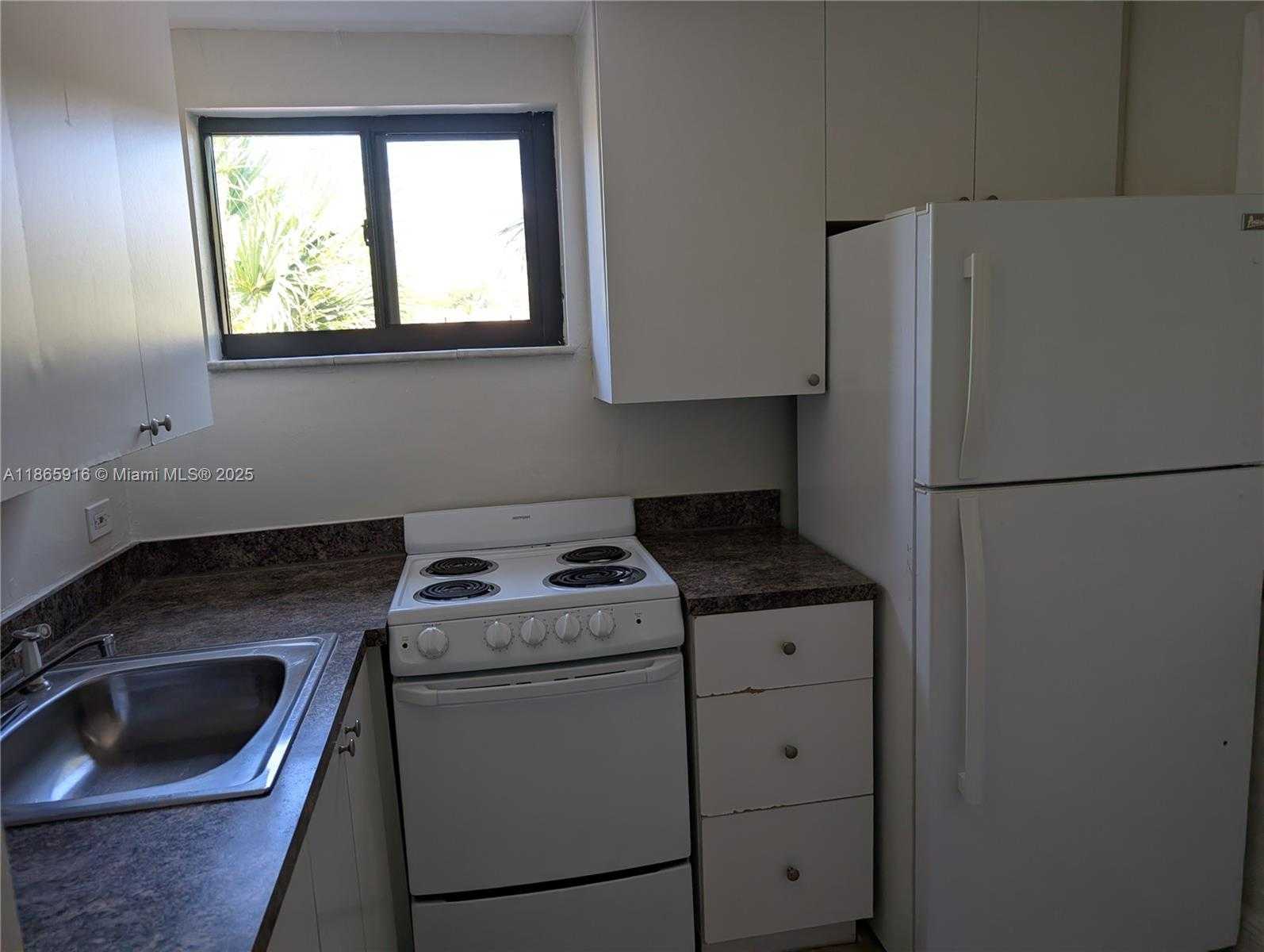 Small Image of 38 OVIEDO AVE #5, Coral Gables Number 4