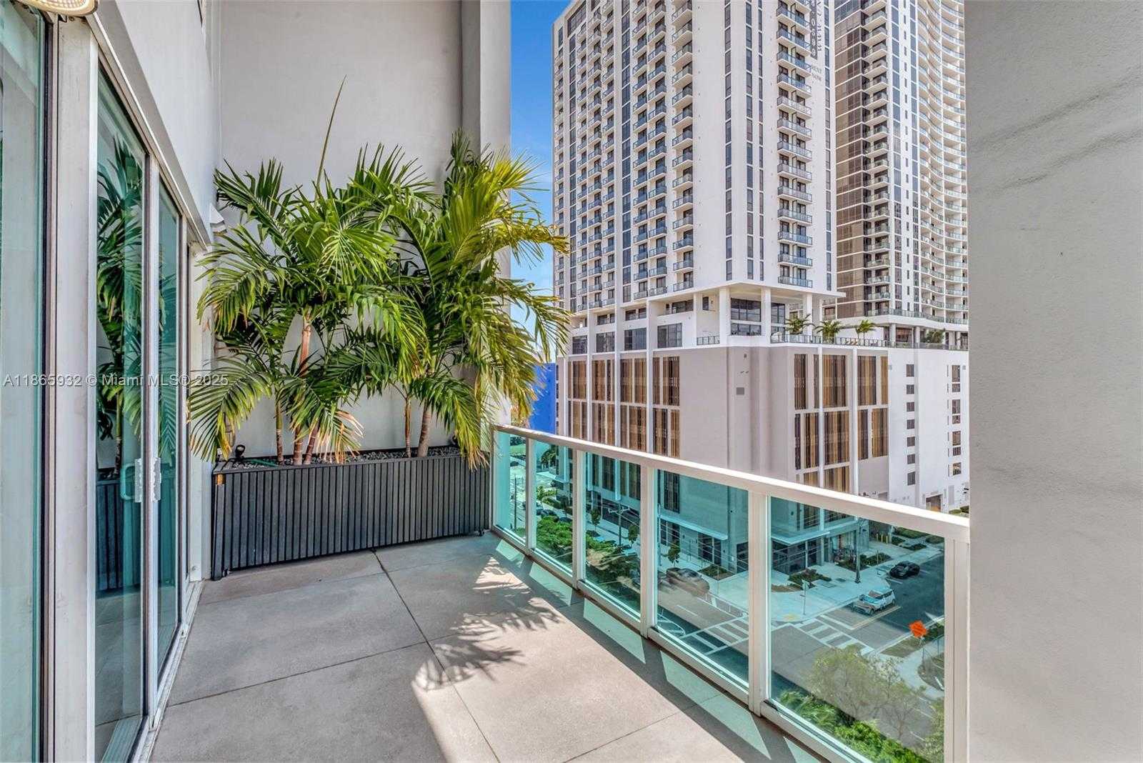Small Image of 1749 NORTH EAST MIAMI CT #608, Miami Number 35