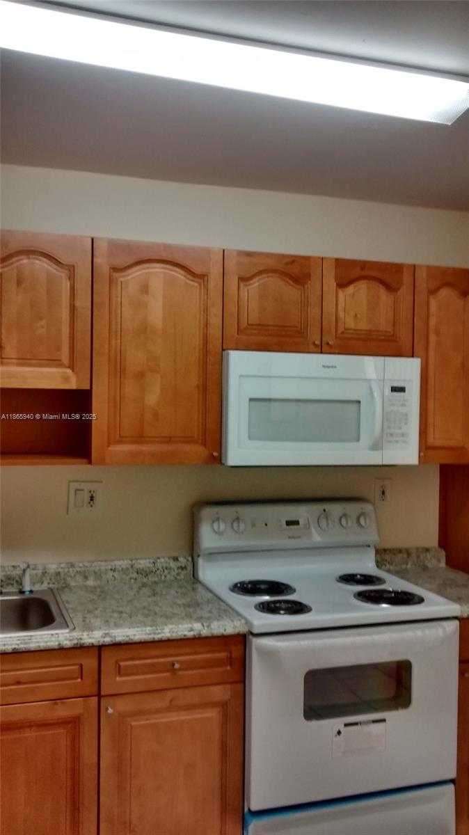 Small Image of 2903 NORTH MIAMI BEACH BLVD #301, North Miami Beach Number 6