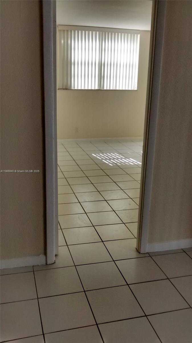 Small Image of 2903 NORTH MIAMI BEACH BLVD #301, North Miami Beach Number 7