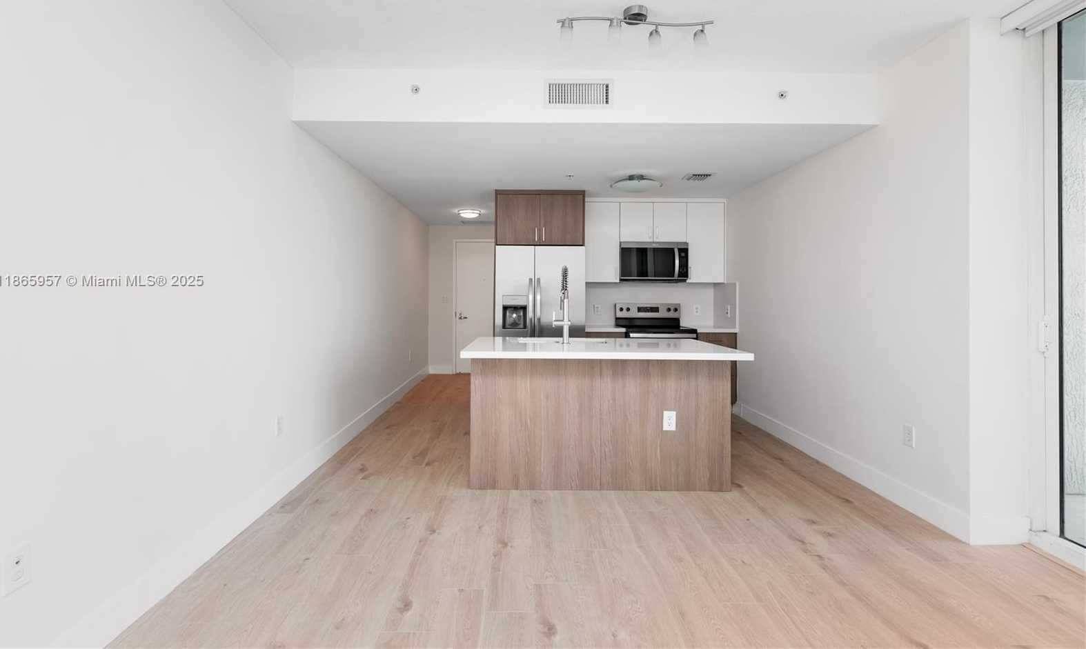 Small Image of 1900 NORTH BAYSHORE DR #1503, Miami Number 14