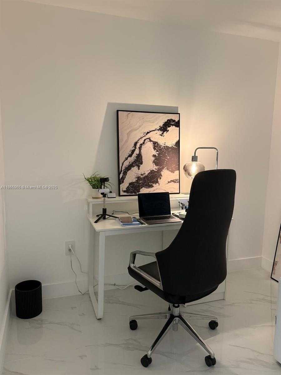 Small Image of 700 NORTH EAST 24TH ST #2205, Miami Number 12