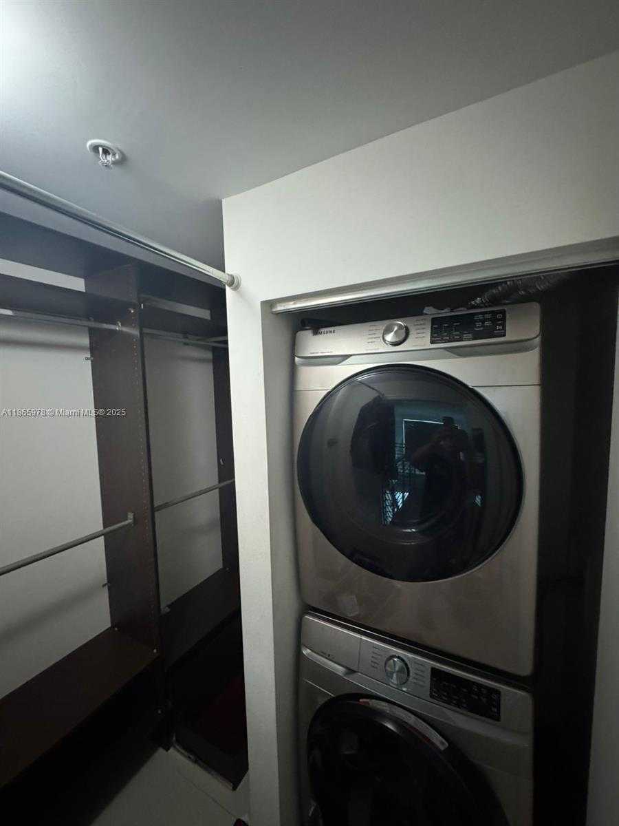 Small Image of 60 SOUTH WEST 13TH ST #2816, Miami Number 12
