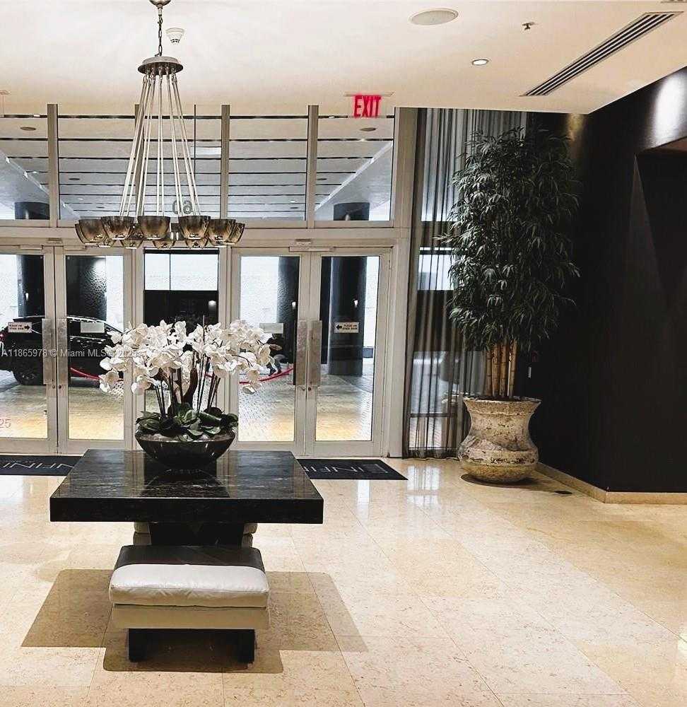 Small Image of 60 SOUTH WEST 13TH ST #2816, Miami Number 3
