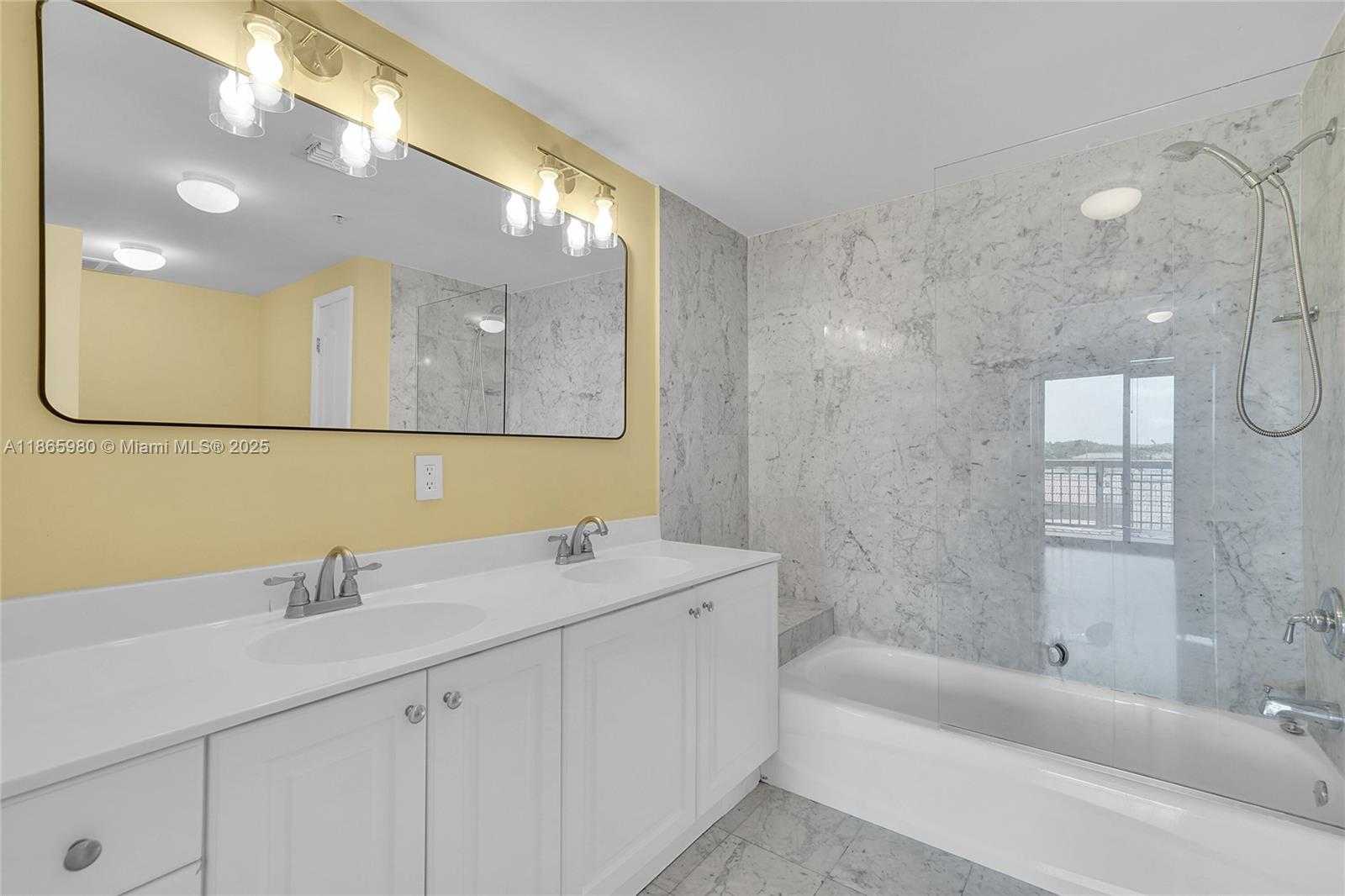 Small Image of 2501 DOUGLAS RD #301, Miami Number 14