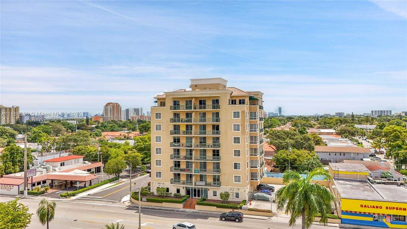 Small Image of 2501 DOUGLAS RD #301, Miami Number 20