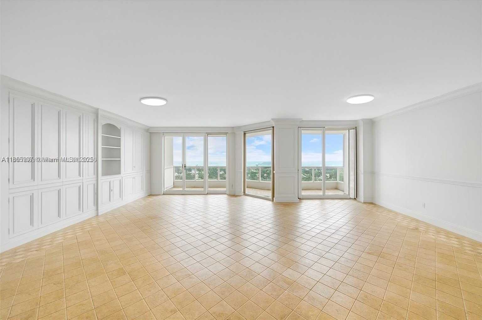 Small Image of 21150 POINT PL #1404, Aventura Number 11