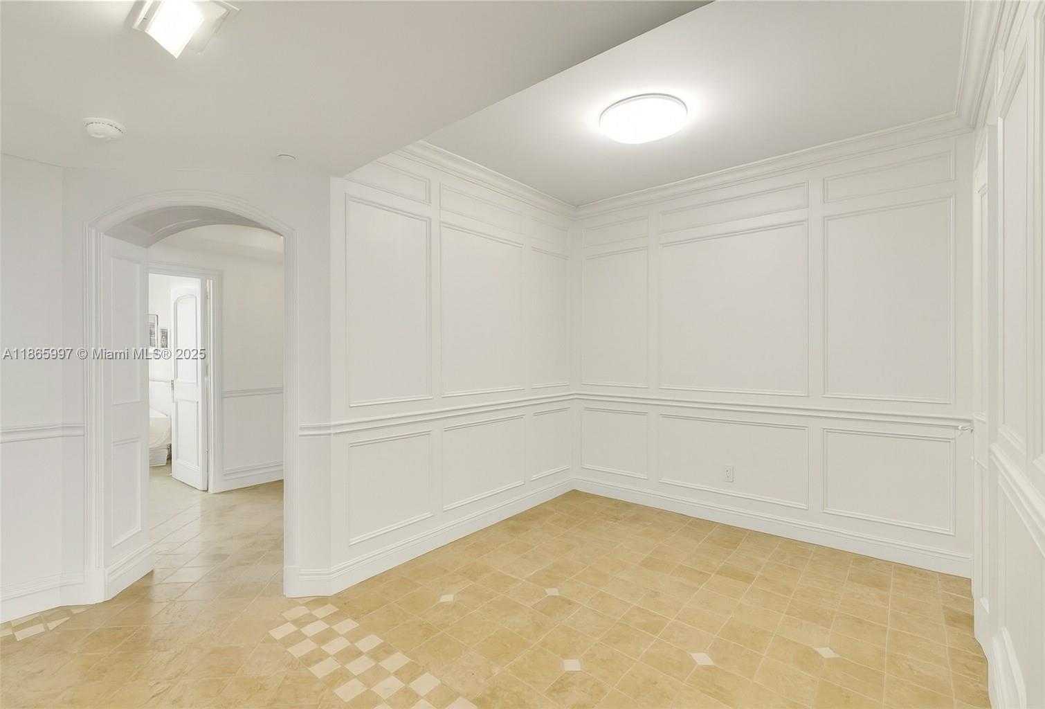 Small Image of 21150 POINT PL #1404, Aventura Number 9