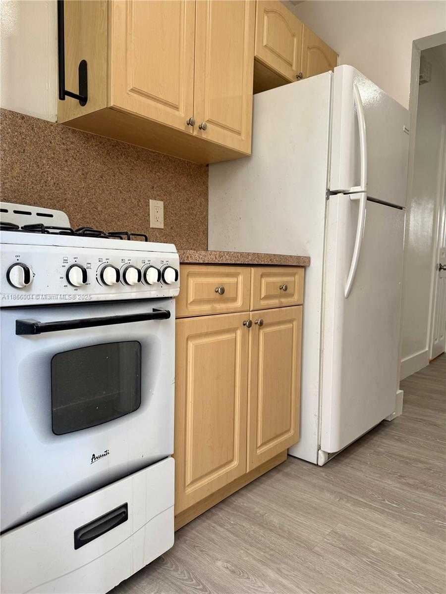 Small Image of 1231 PENNSYLVANIA AVE #5, Miami Beach Number 10