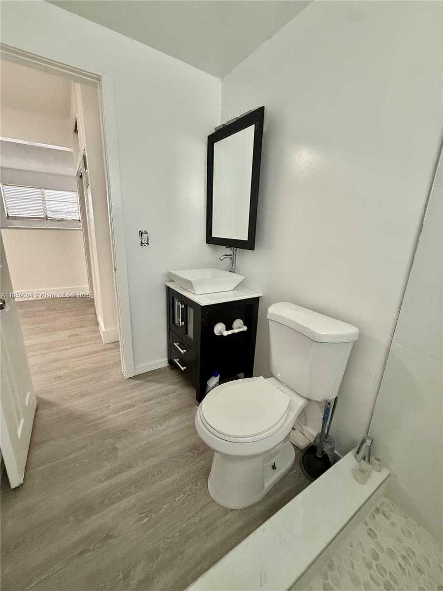 Small Image of 1231 PENNSYLVANIA AVE #5, Miami Beach Number 12