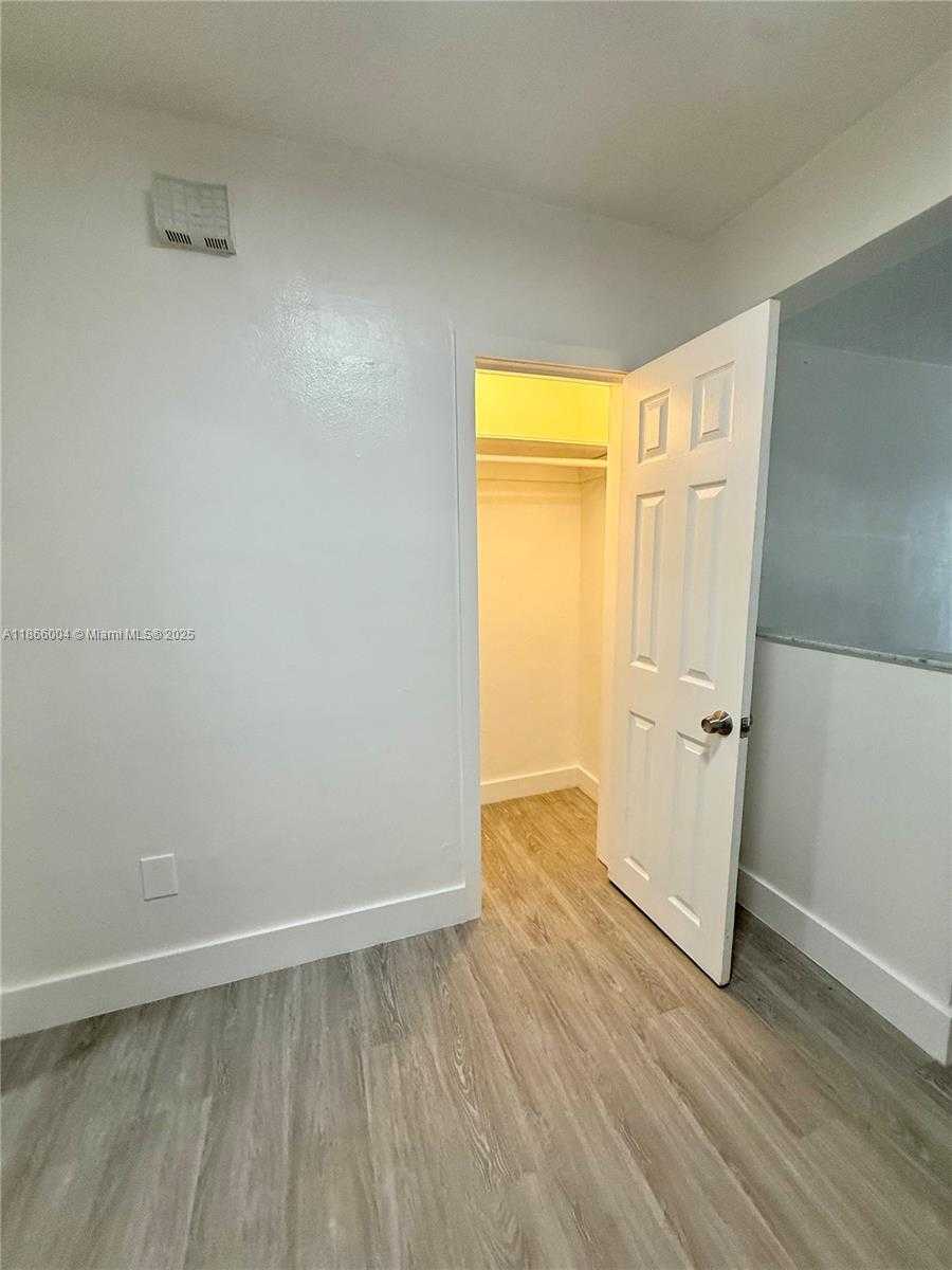 Small Image of 1231 PENNSYLVANIA AVE #5, Miami Beach Number 13