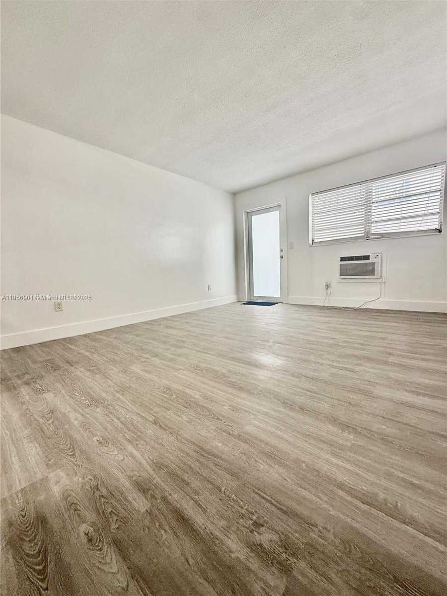 Small Image of 1231 PENNSYLVANIA AVE #5, Miami Beach Number 3