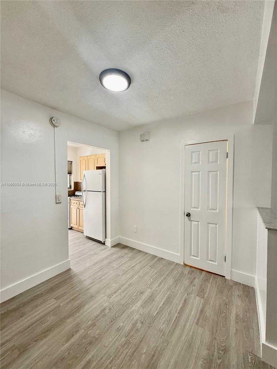 Small Image of 1231 PENNSYLVANIA AVE #5, Miami Beach Number 4