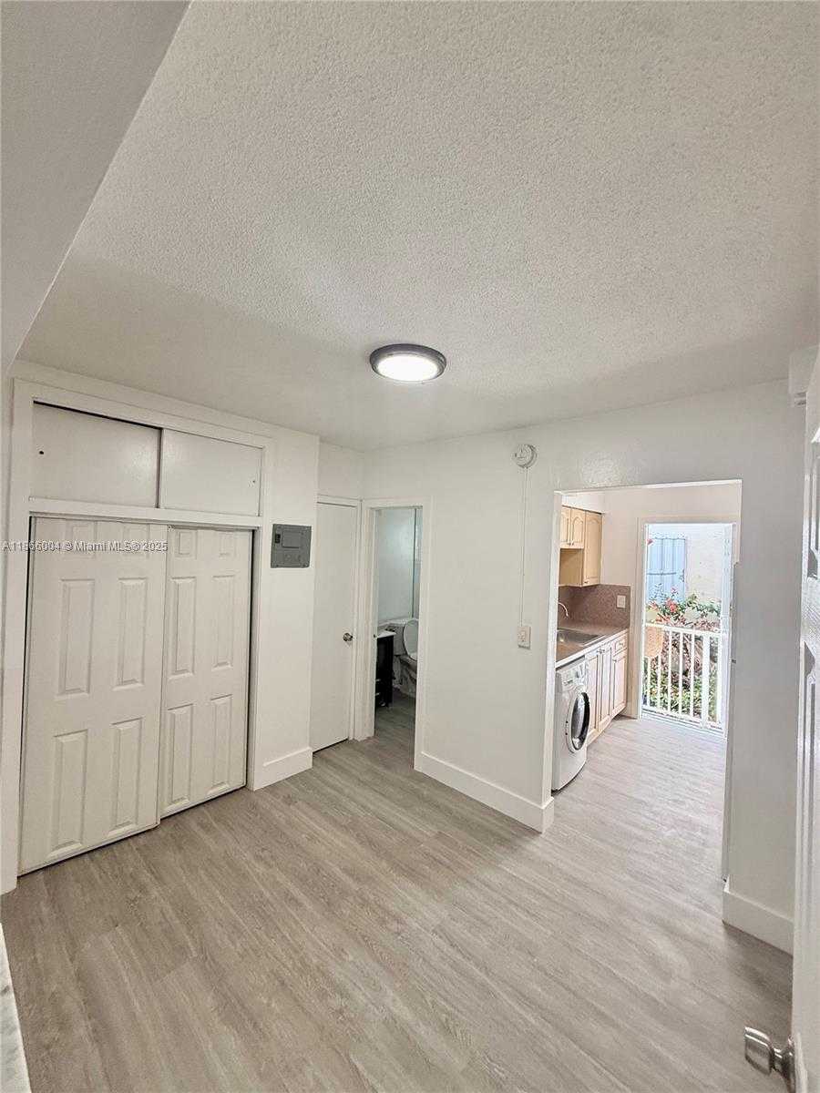 Small Image of 1231 PENNSYLVANIA AVE #5, Miami Beach Number 5