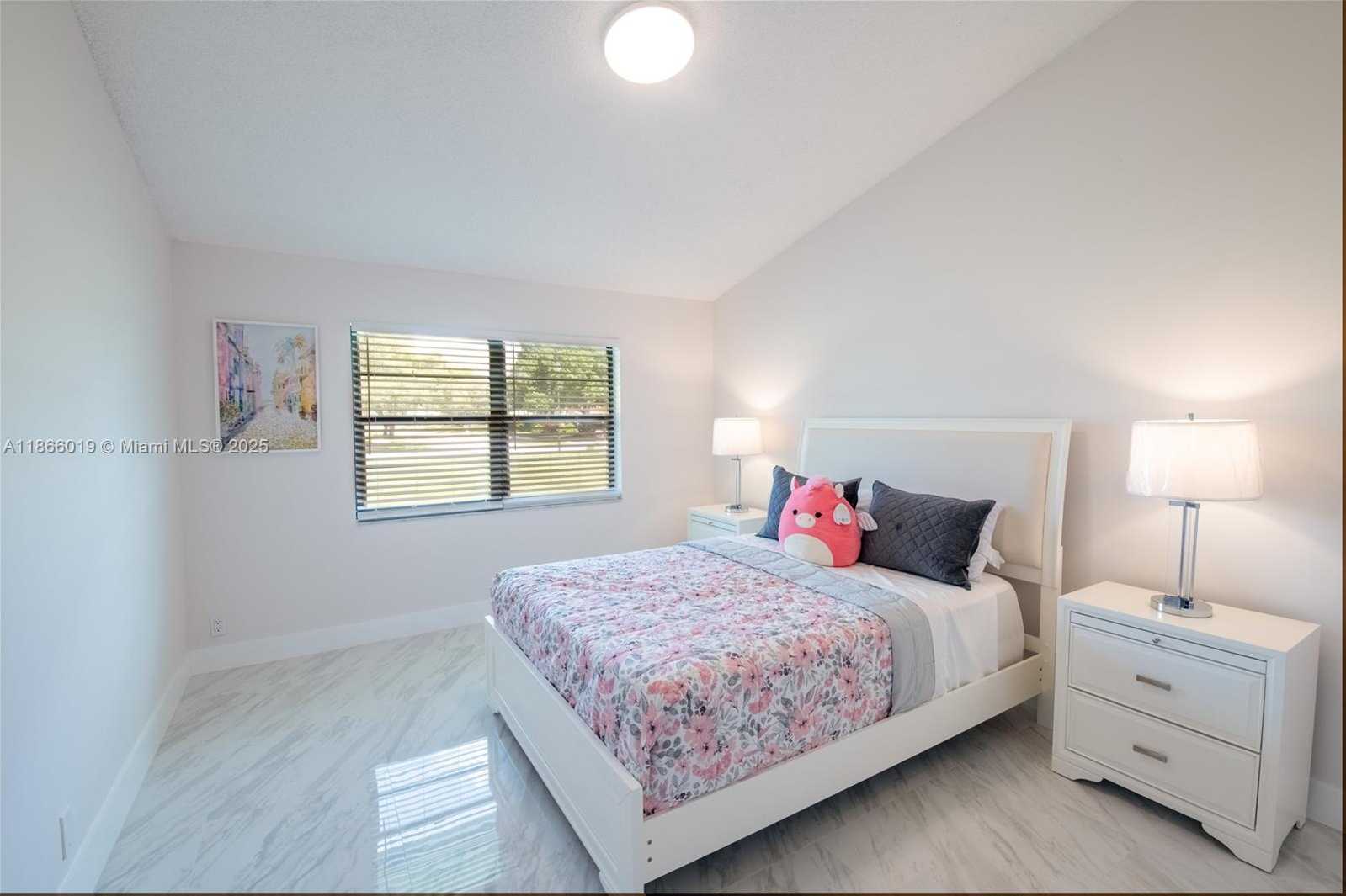 Small Image of 1300 DANBURY AVE, Davie Number 18