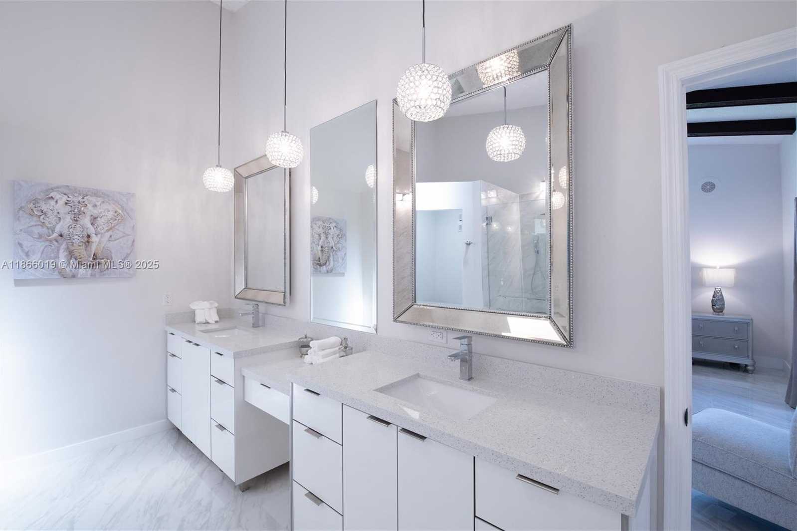 Small Image of 1300 DANBURY AVE, Davie Number 2