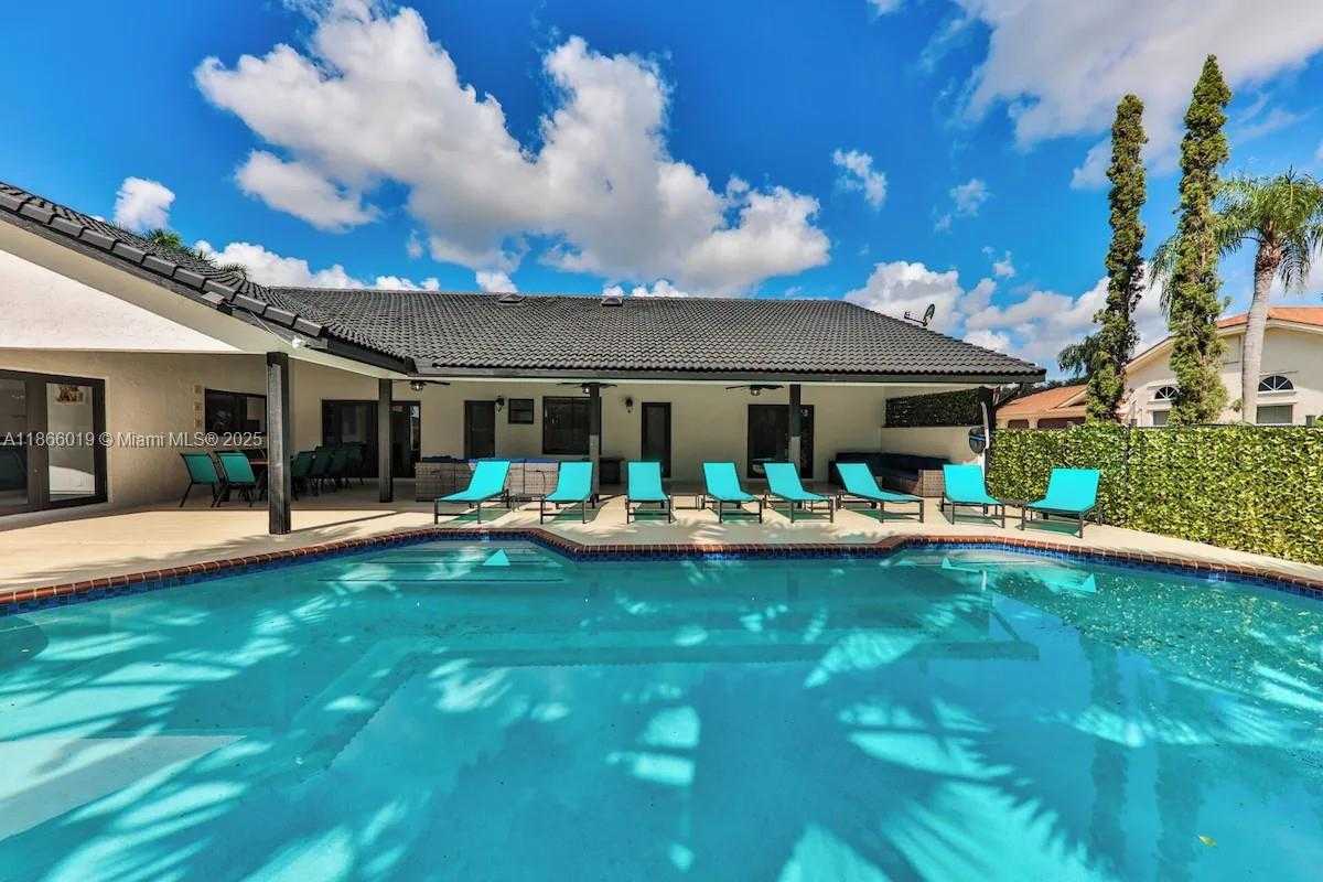 Small Image of 1300 DANBURY AVE, Davie Number 20