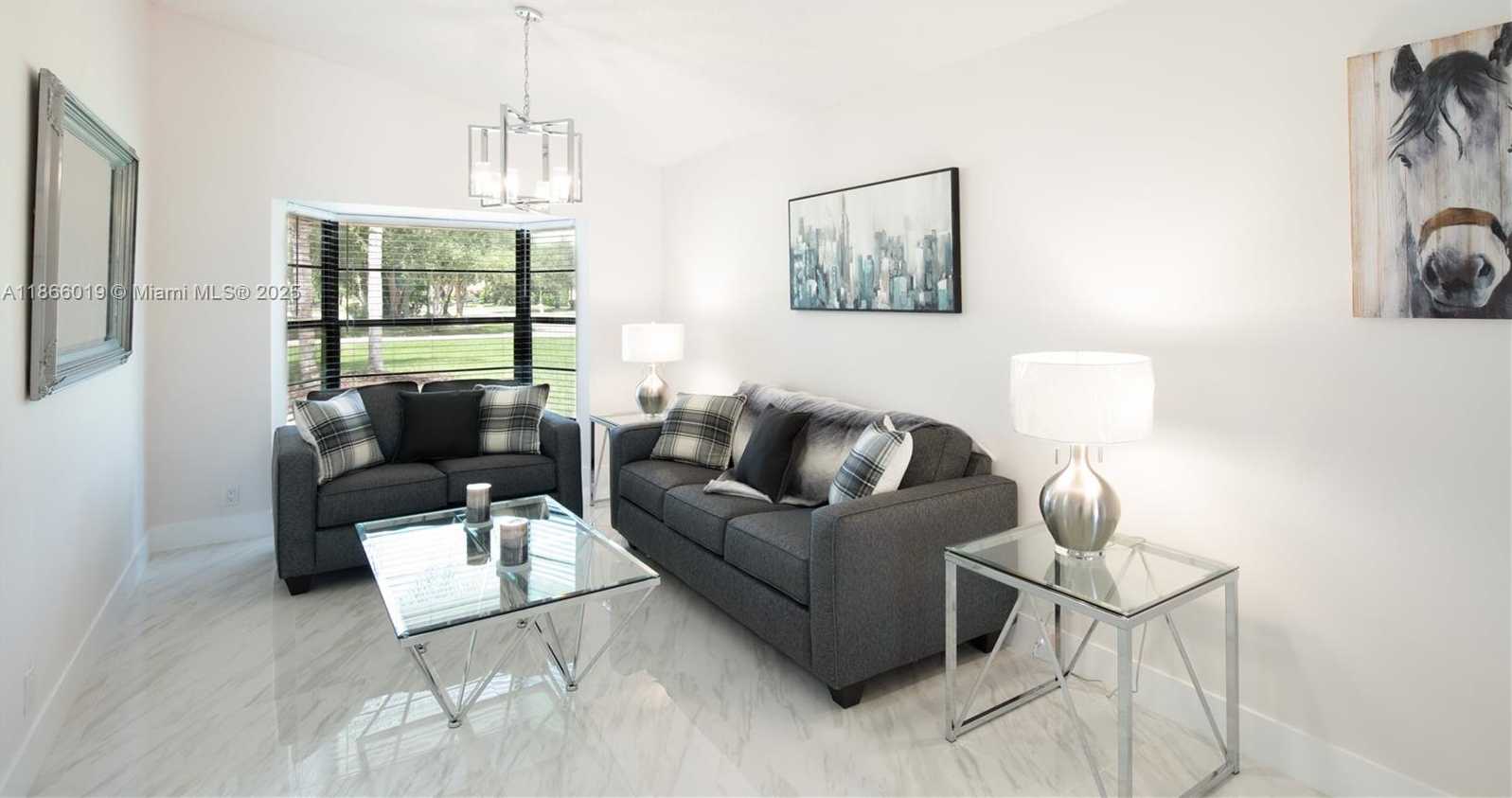 Small Image of 1300 DANBURY AVE, Davie Number 6