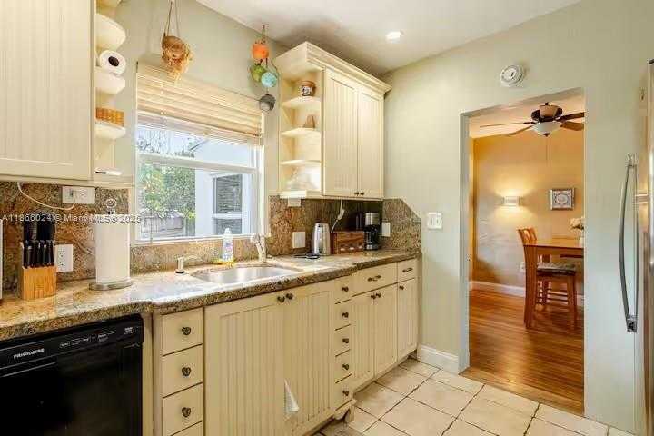 Small Image of 1509 NORTH 17TH AVE, Hollywood Number 20