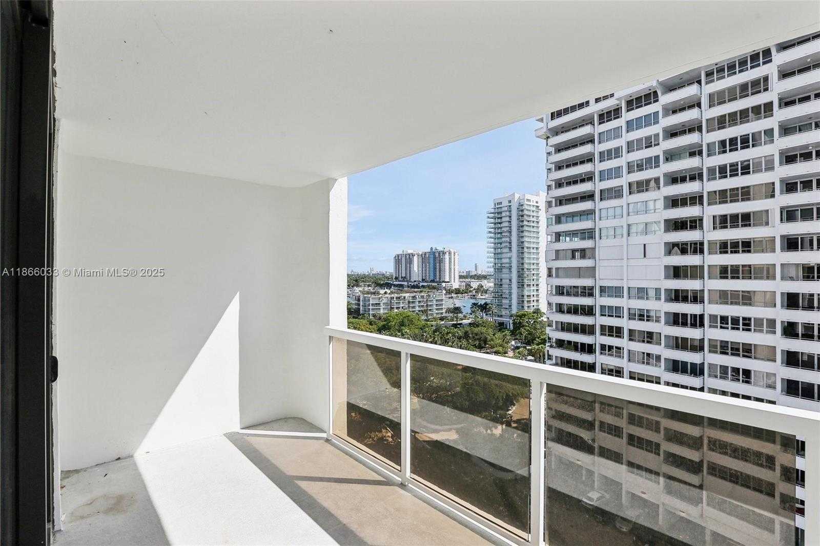 Small Image of 9 ISLAND AVE #1209, Miami Beach Number 12