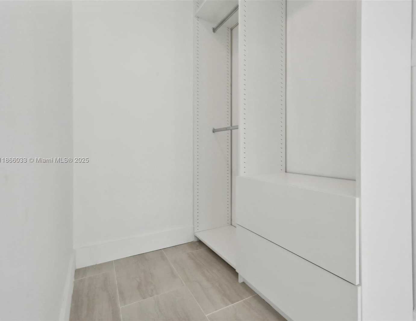 Small Image of 9 ISLAND AVE #1209, Miami Beach Number 23