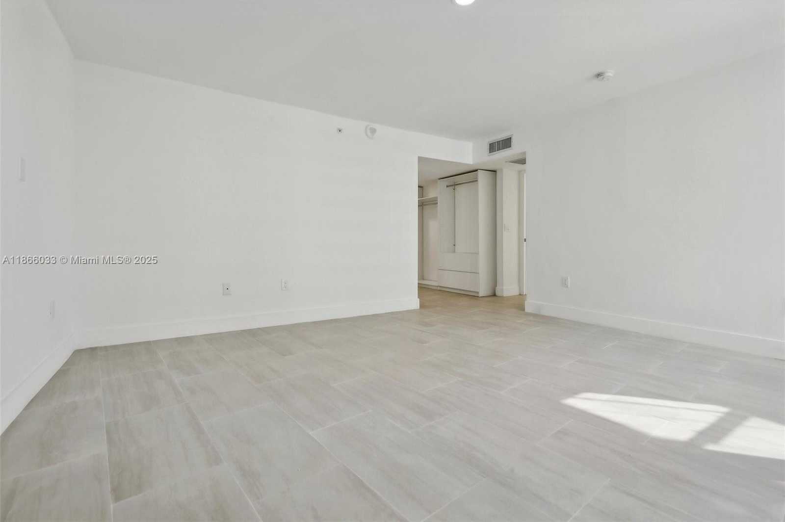 Small Image of 9 ISLAND AVE #1209, Miami Beach Number 36