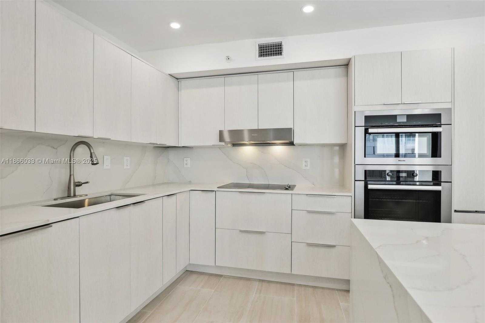 Small Image of 9 ISLAND AVE #1209, Miami Beach Number 4