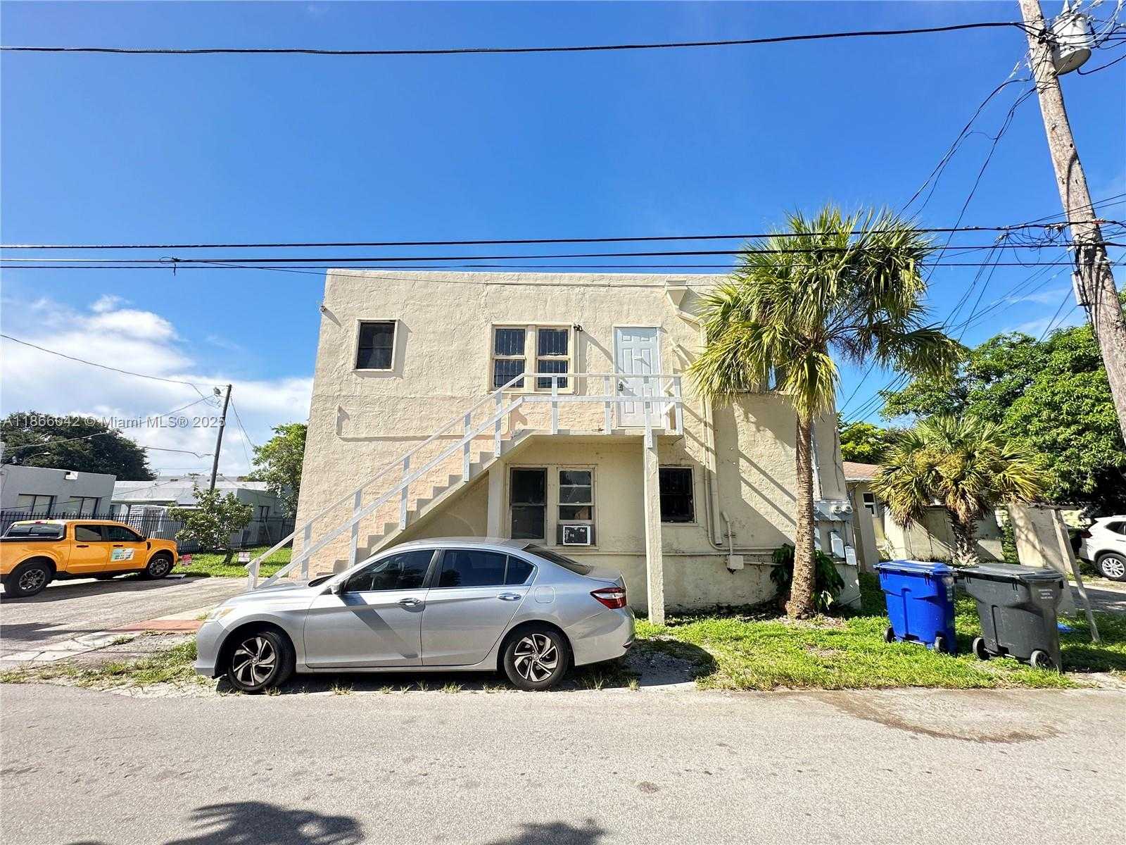 Small Image of 1944 TAYLOR ST #B, Hollywood Number 2